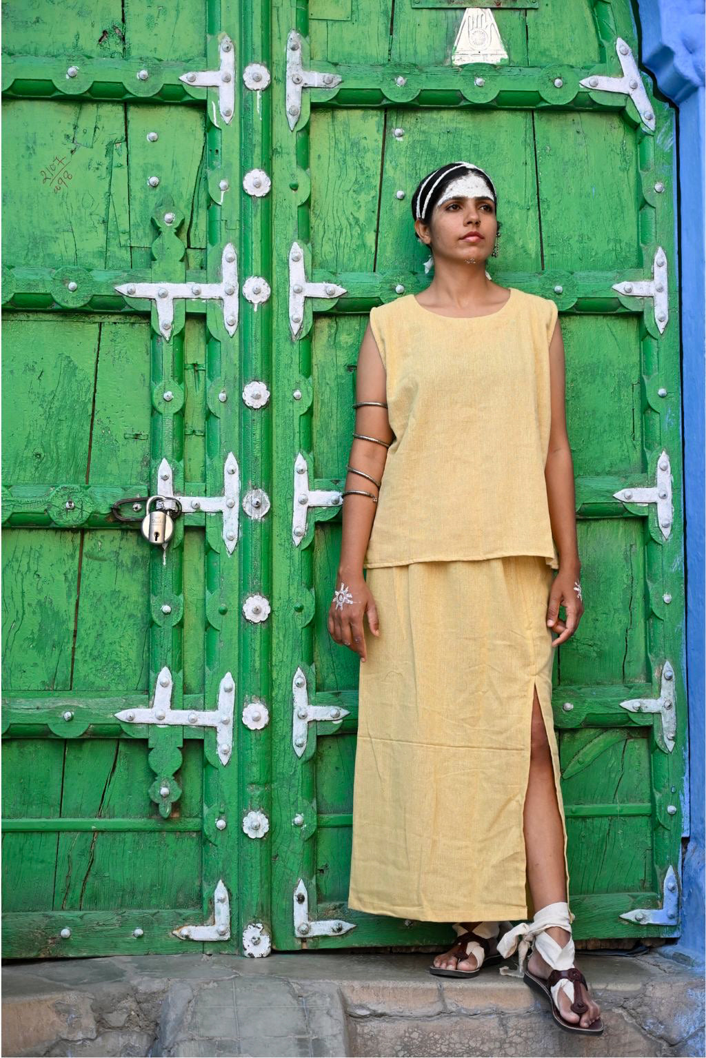 SIDE-SPLIT SKIRT - HONEY