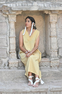 SLEEVELESS DRESS - HONEY