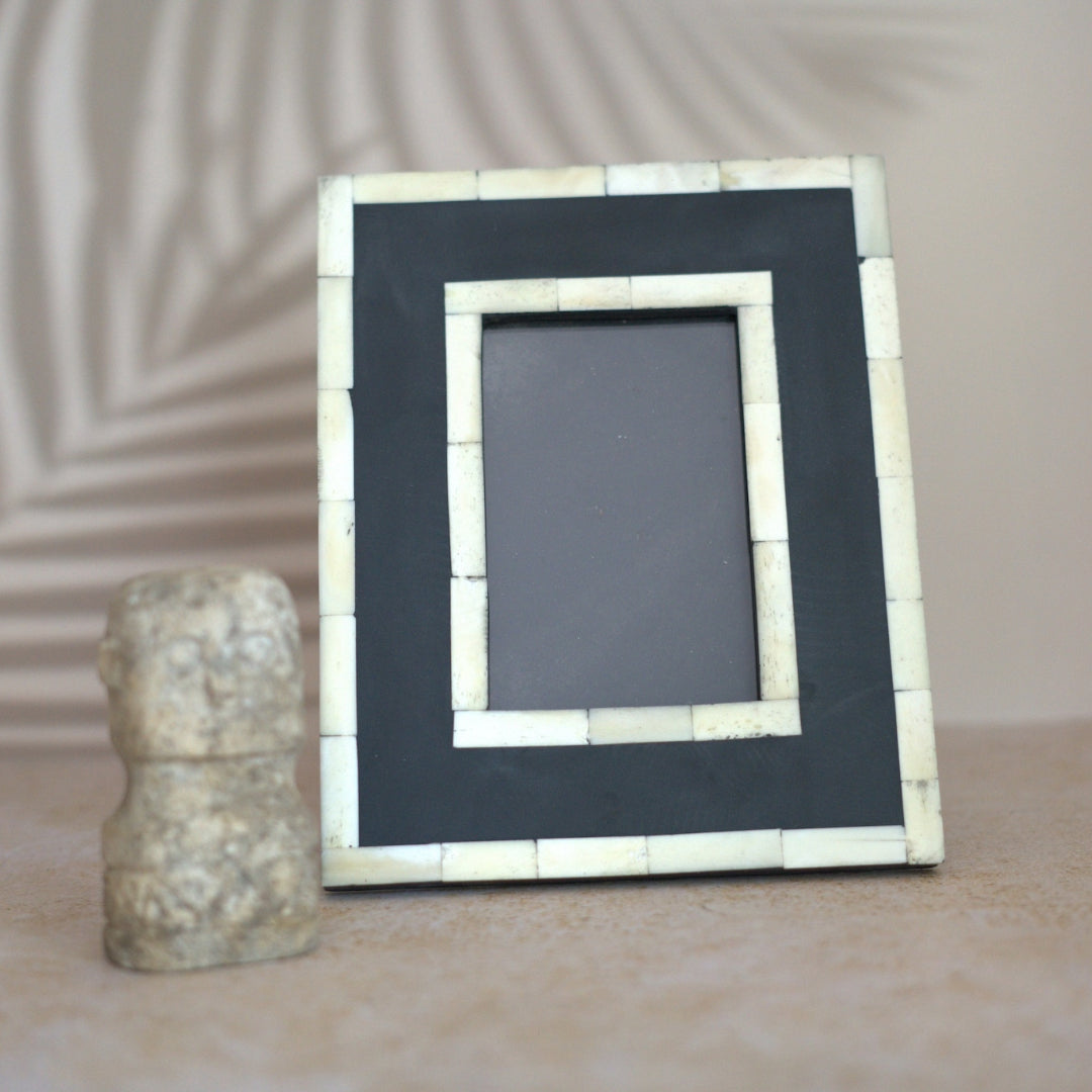 BONE INLAY PHOTO FRAME - OBSIDIAN OFF-WHITE